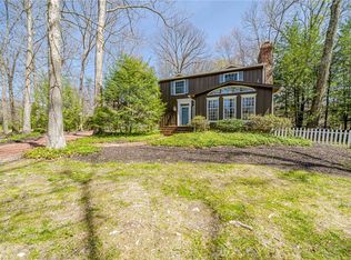 101 Charleston Dr, Ligonier, PA 15658