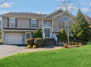 26 Gordon Ter, Warwick, NY 10990