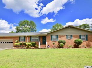 1220 Eleanor Dr SW, Decatur, AL 35601