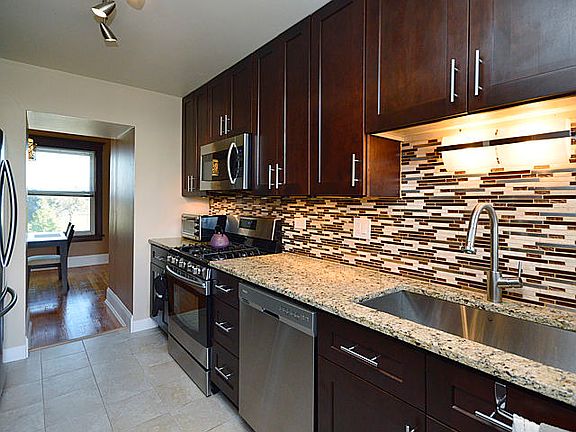 4th image of 4146 N Clarendon Ave #3