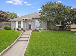 1910 Juniper Dr, Grand Prairie, TX 75050