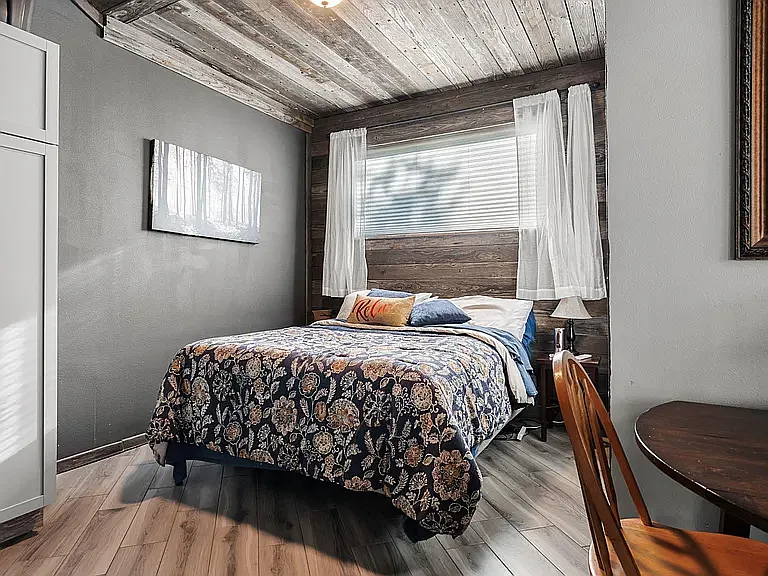 4204 Arthur Cir — Photo 4