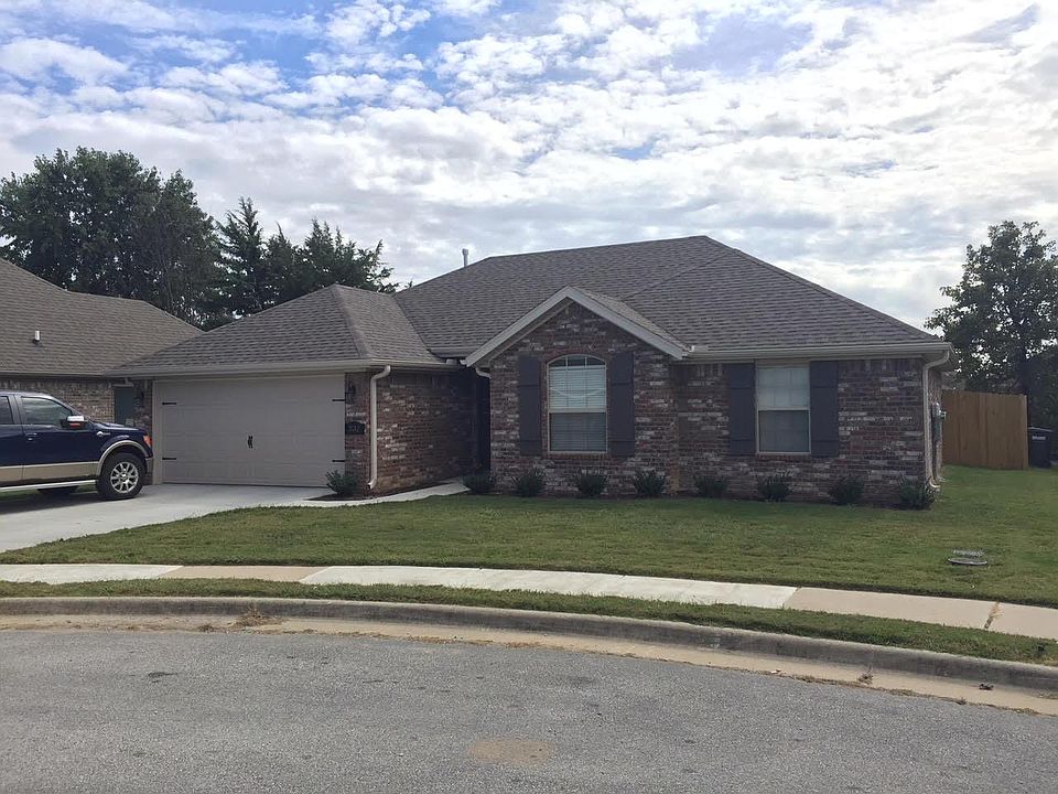 1st image of 302 E Summerwood Ct