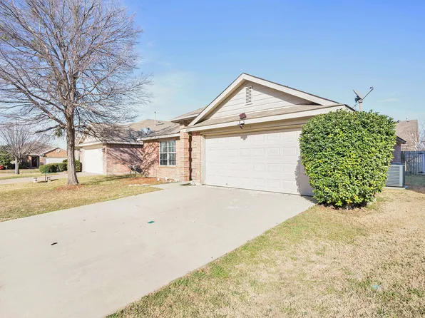 6060 Blazing Star Dr, Fort Worth, TX 76179