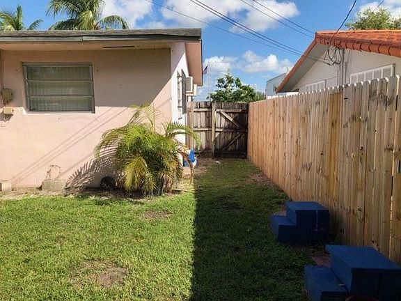 5th image of 7520 W Flagler St #2