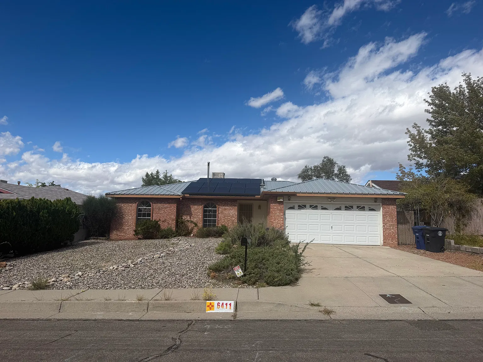 4 bed, 1460 sqft, $2,400 — Photo 2