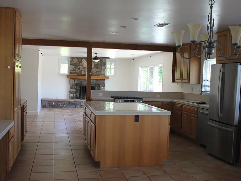 3610 Cerrito St — Photo 33