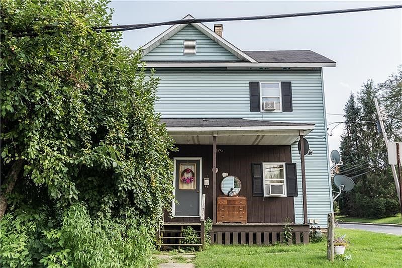 2nd image of 426 Center St