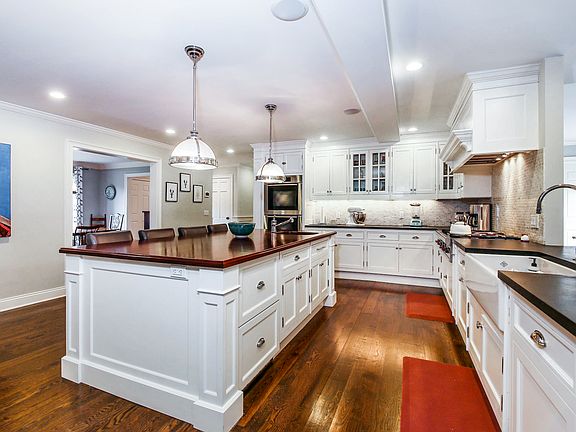 5th image of 15 Old Farm Ln