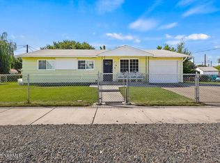206 Franklin Ave, Toppenish, WA 98948