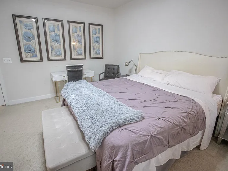7821 Cove Point Dr — Photo 20