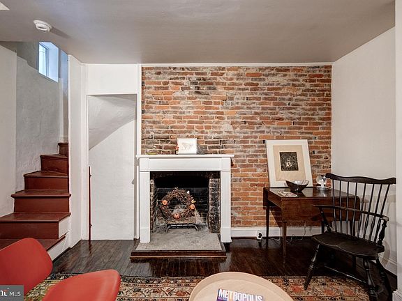 5th image of 623 S American St Rear D