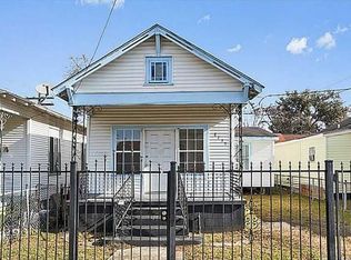 8735 Apple St, New Orleans, LA 70118