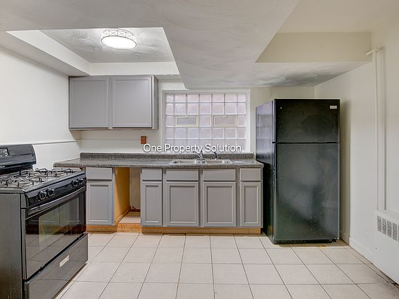 4th image of 925 W 35th Ave #2