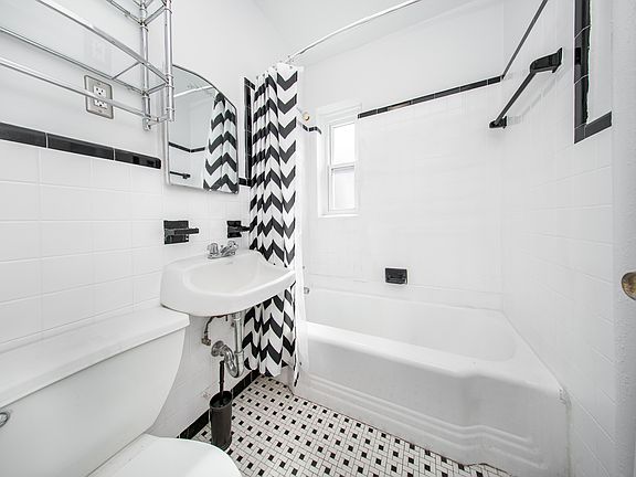 4th image of 25-80 23rd St Unit 2E