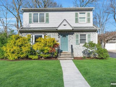 60 Westview Dr, Bergenfield, NJ, 07621