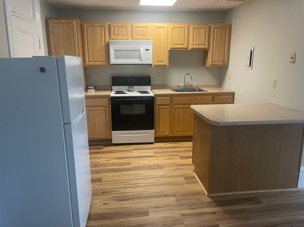 70 Front St #4