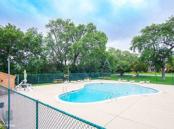 4th image of 2327 Ogden Ave APT 4