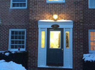 84 Shore Rd APT 2B, Port Washington, NY 11050