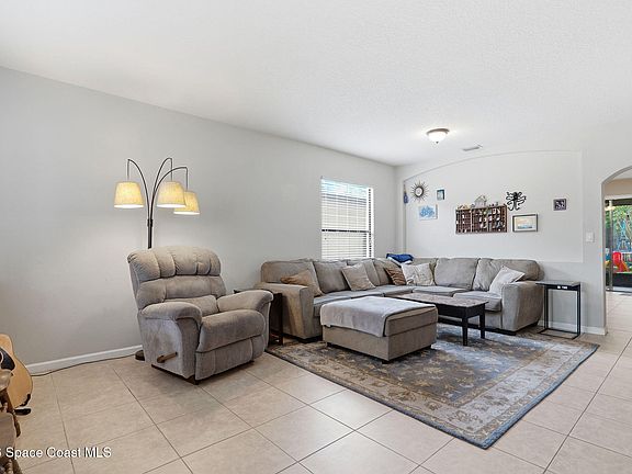 4th image of 630 Loxley Ct