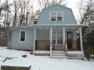 143 W Elm St, Deep River, CT 06417