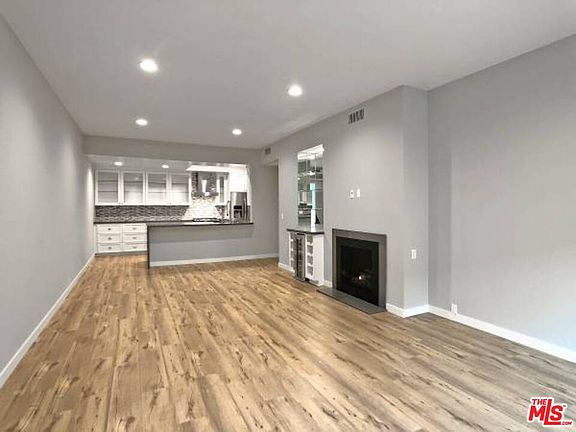 2nd image of 1835 Holmby Ave APT 204
