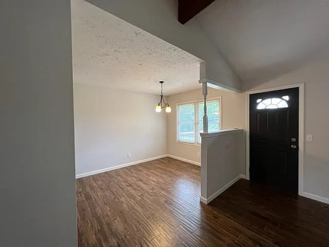 3859 S Hillcrest Ave — Photo 4