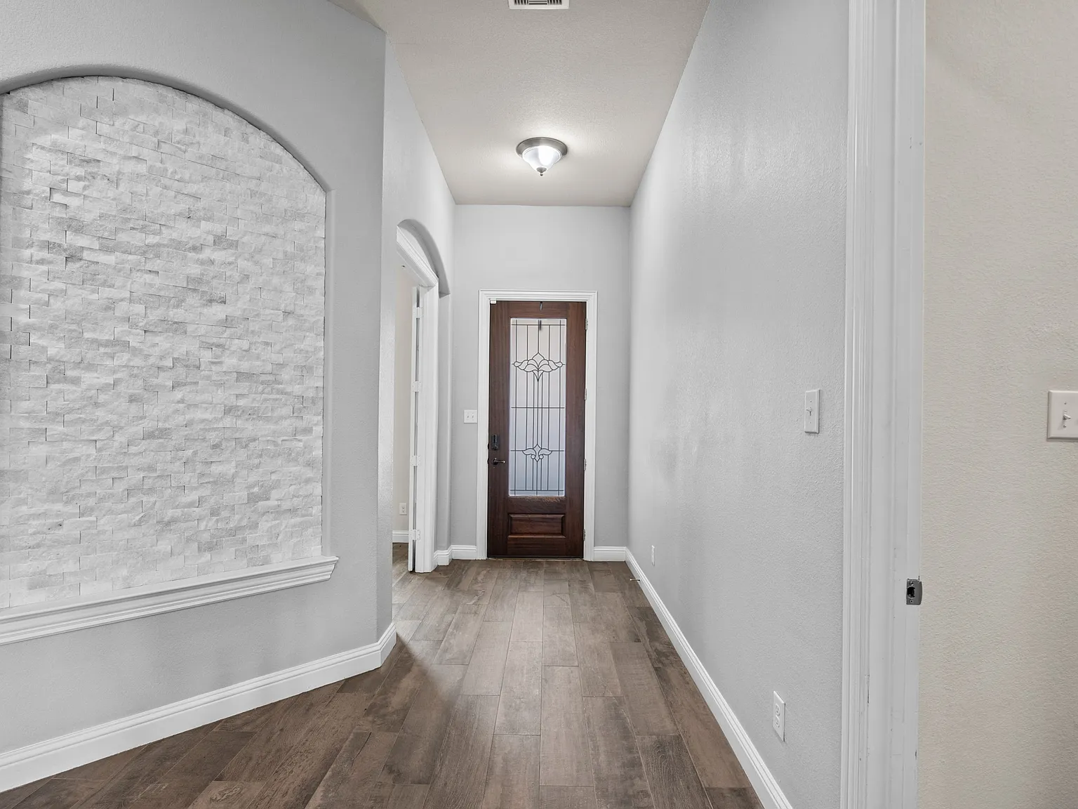 3 bed, 2786 sqft, $3,100 — Photo 3