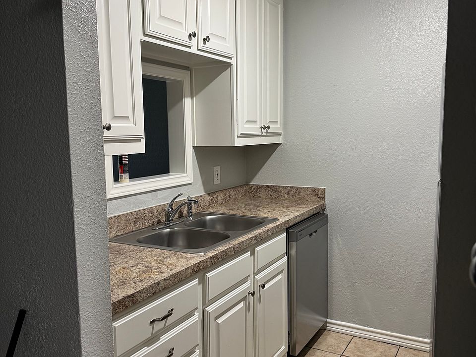 1st image of 302 Cates Dr #304