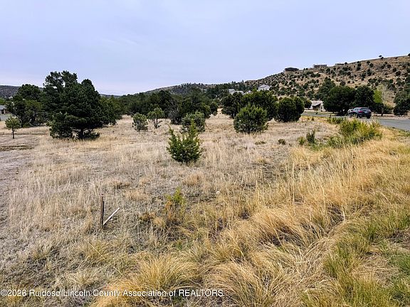 3rd image of 205 Saddleback Rd