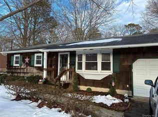 429 Robinson Avenue, East Patchogue, NY 11772