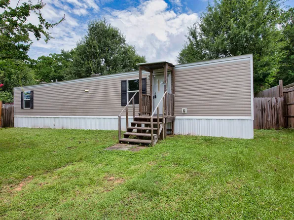 18 Lucky Ln, Mary Esther, FL 32569