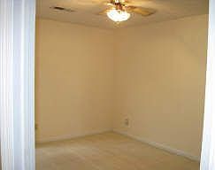 4th image of 1315 Yorkshire Ln