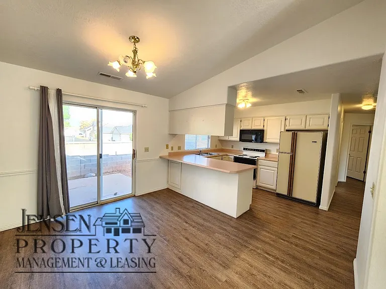 1040 N 1300 W #79 — Photo 3