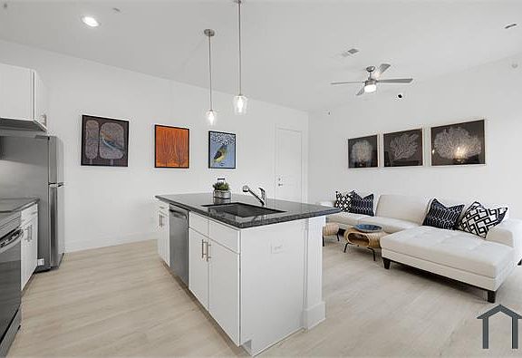 5th image of 8225 Lawndale Ave