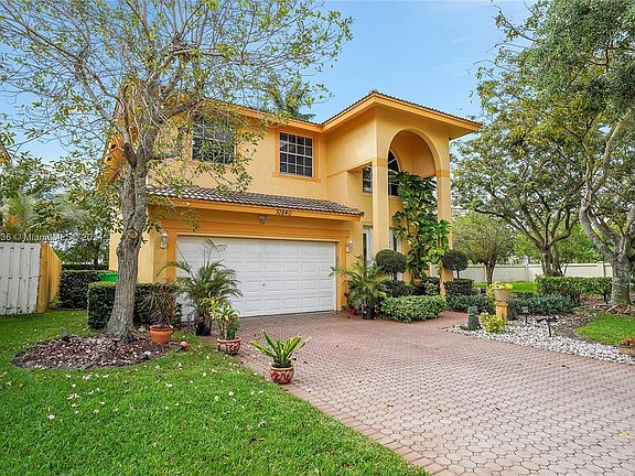 4th image of 10840 NW 35th Pl