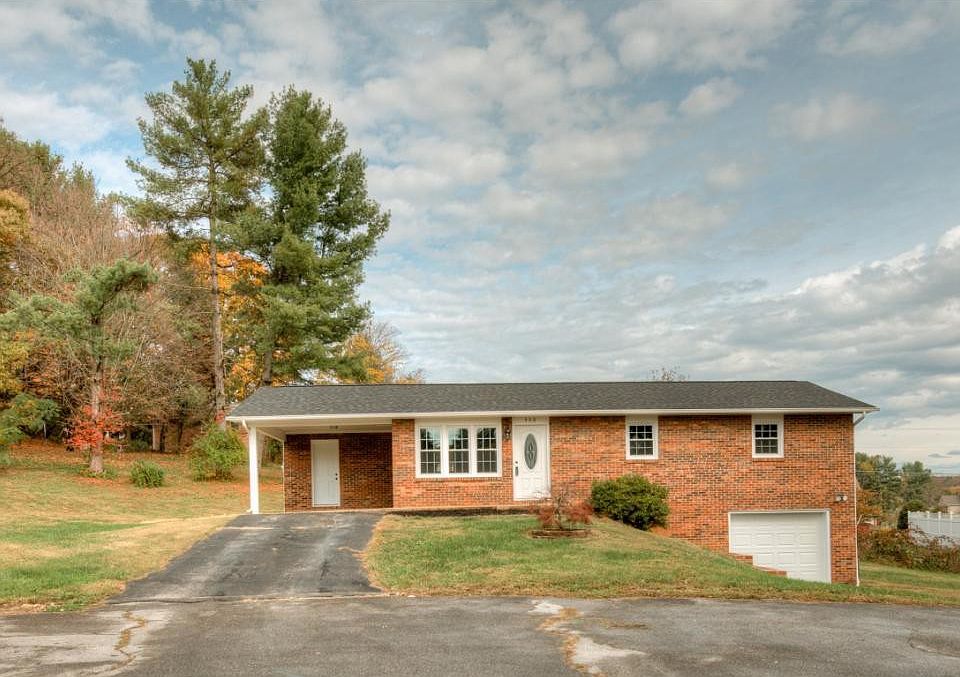 1st image of 408 Acorn Ct