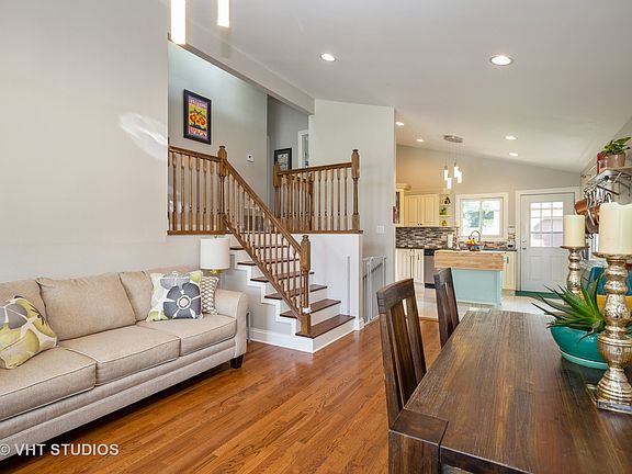 3rd image of 1341 Davine Dr