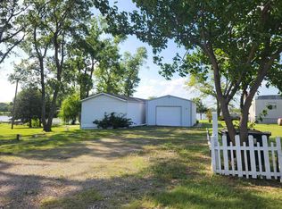 98 Eureka Lake Rd, Eureka, KS 67045