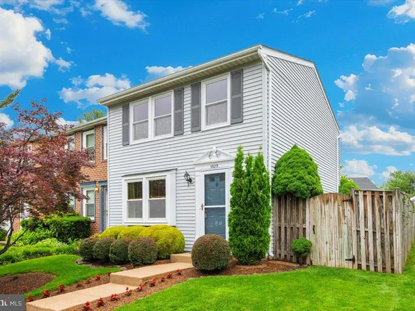 18015 Queen Elizabeth Dr, Olney, MD 20832