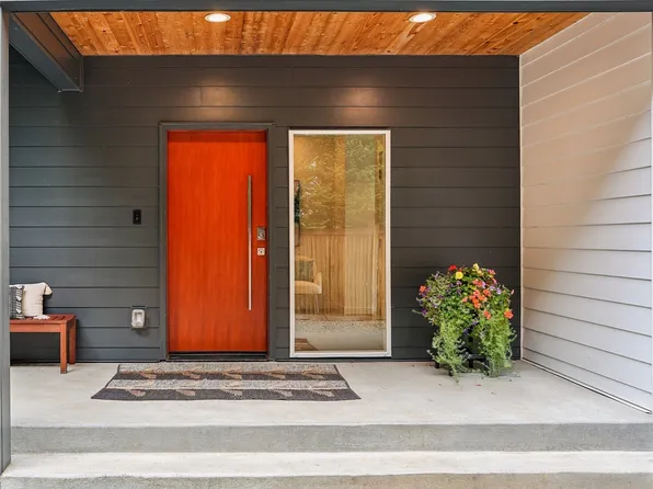 10030 37th Avenue SW, Seattle, WA 98146