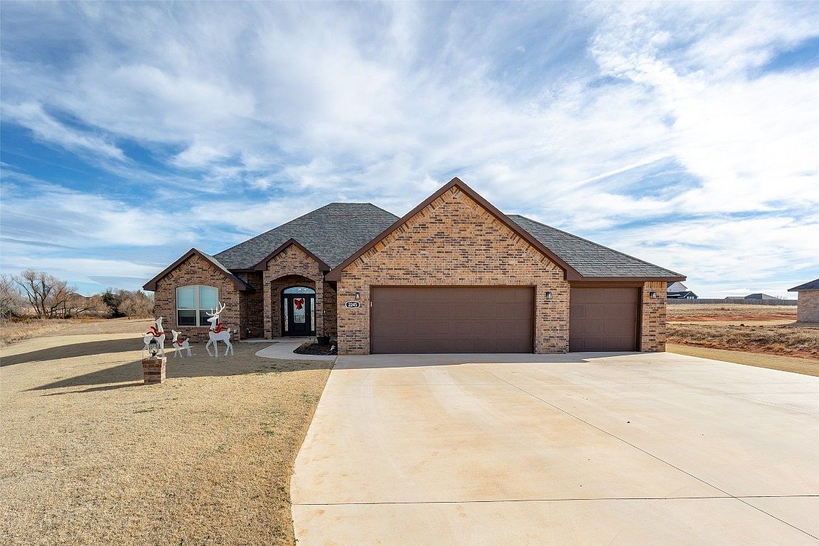 2245 County Street 2967