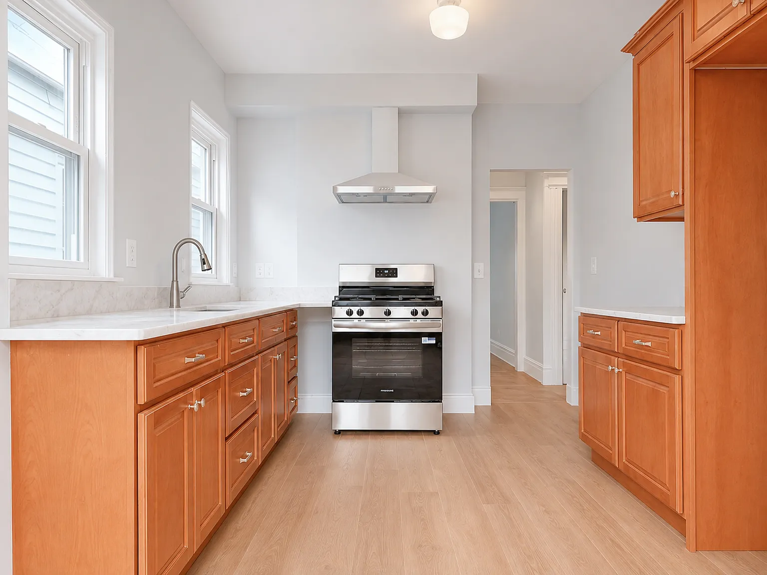 4 bed, 1350 sqft, $3,500 — Photo 4
