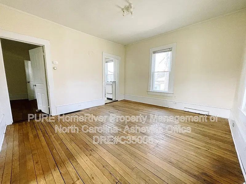 2 bed, 1.0 bath, $1,165 — Photo 2