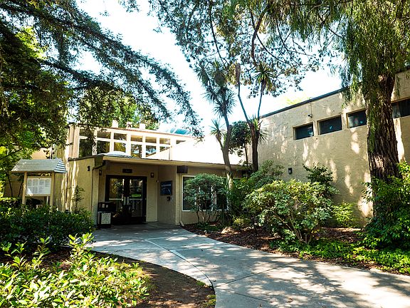 3rd image of 275 Tradewinds Dr APT 16