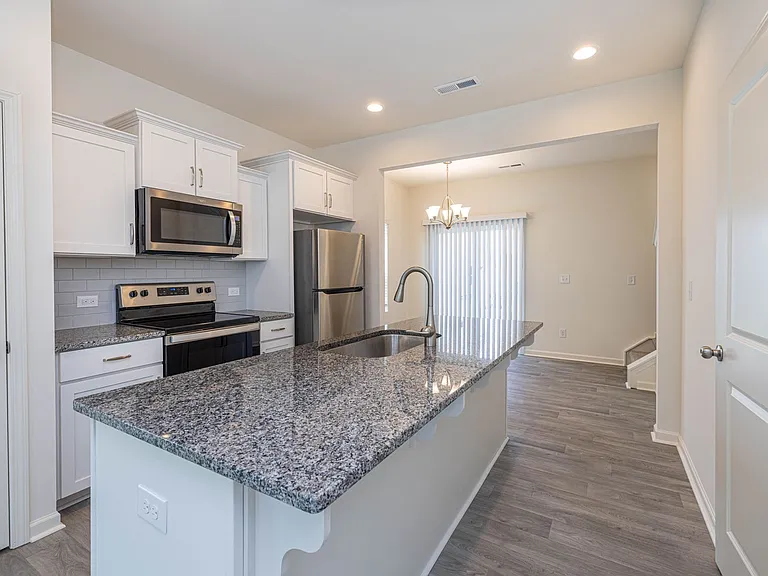 14129 Clayborn St — Photo 9