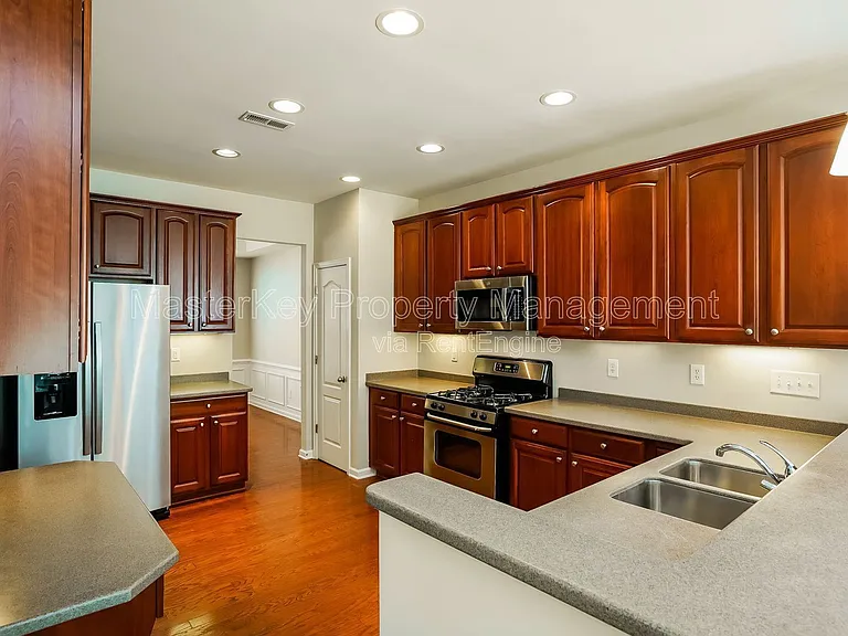 12319 Honeychurch St — Photo 4
