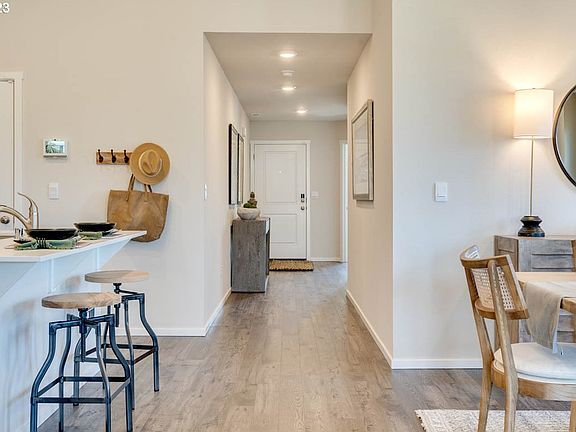 4th image of 1407 W 16th Cir