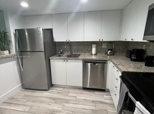 100 Lakeview Dr APT 303, Weston, FL 33326