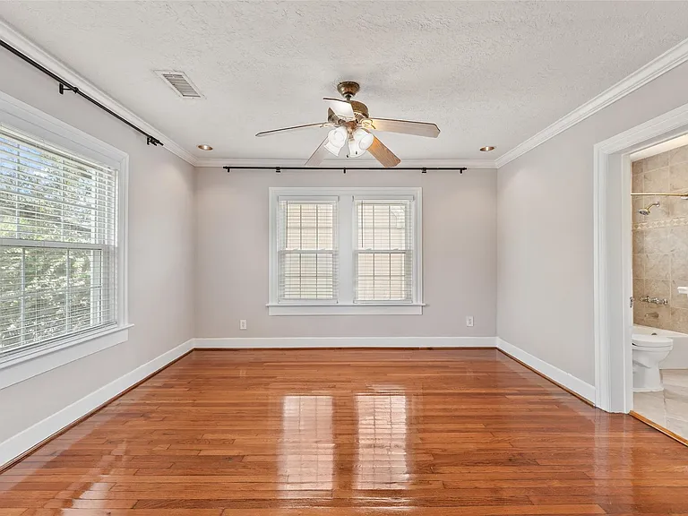 1637 Castle Ct — Photo 9